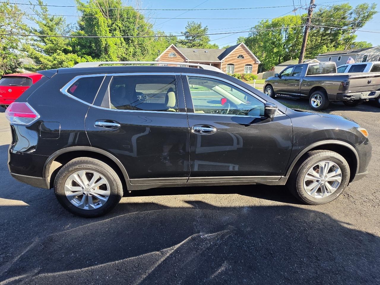 Nissan Rogue AWD 4dr SV 2016