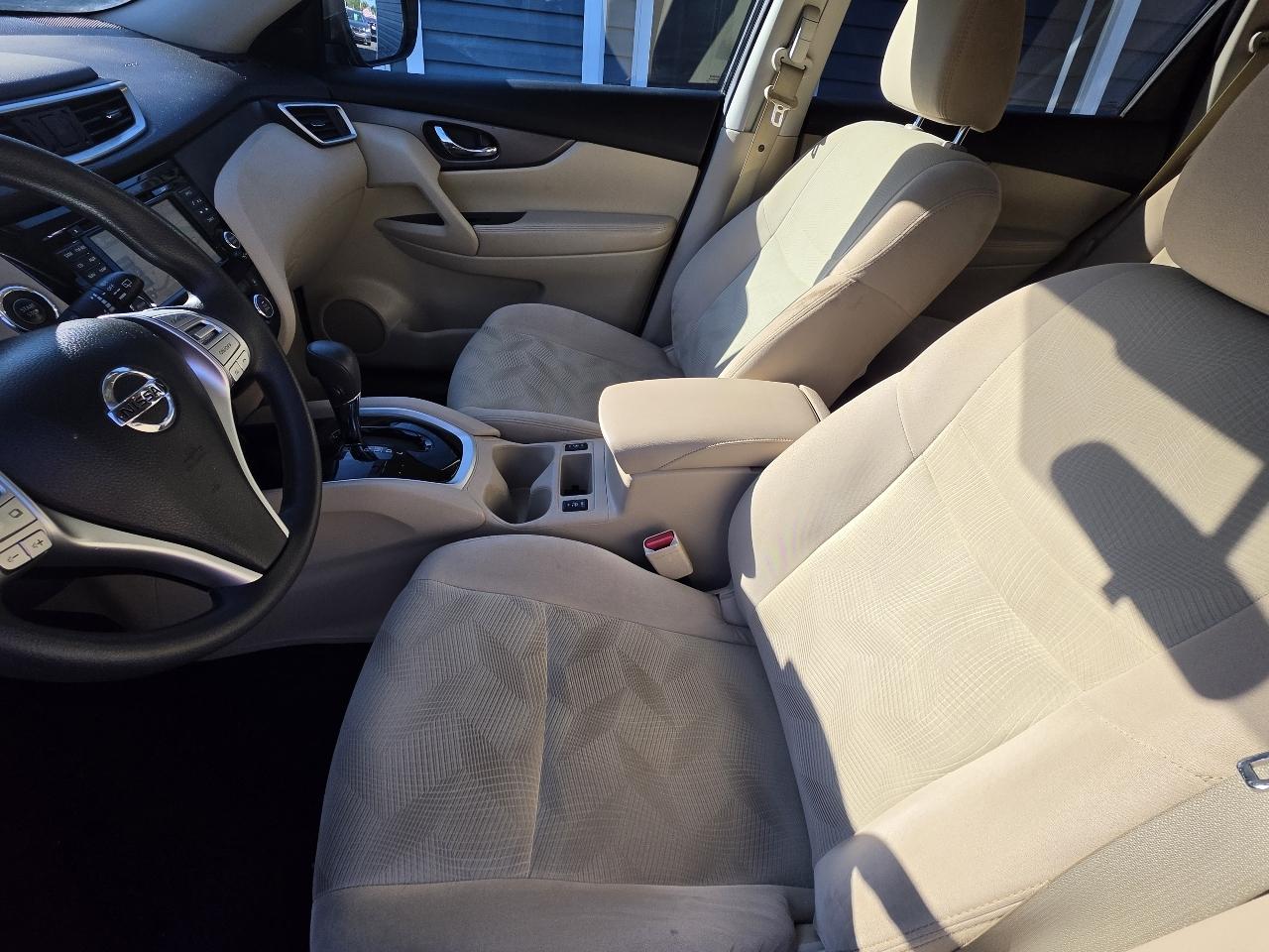 Nissan Rogue AWD 4dr SV 2016