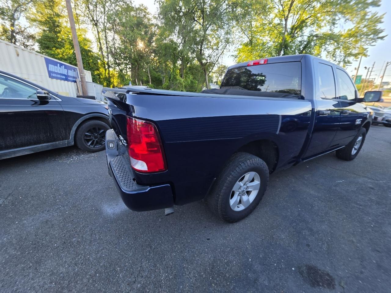 RAM 1500 Express 4x4 Quad Cab 6'4" Box 2018