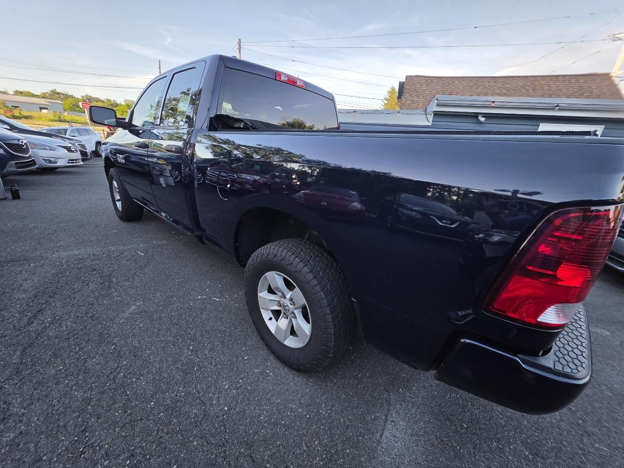 RAM 1500 Express 4x4 Quad Cab 6'4" Box 2018