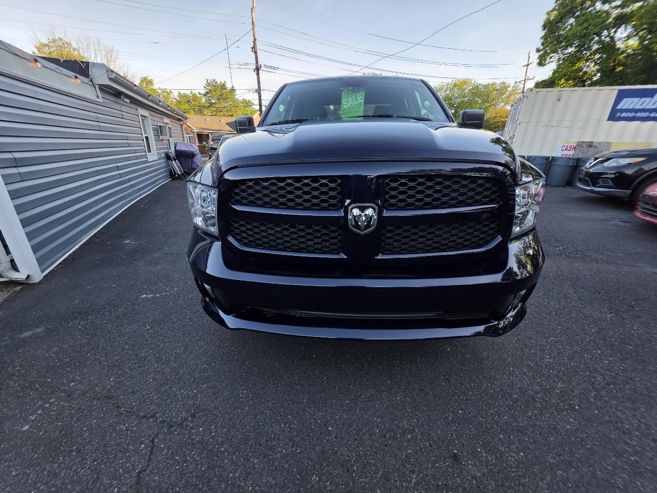RAM 1500 Express 4x4 Quad Cab 6'4" Box 2018