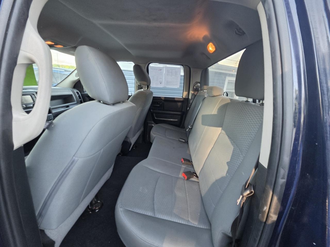 RAM 1500 Express 4x4 Quad Cab 6'4" Box 2018