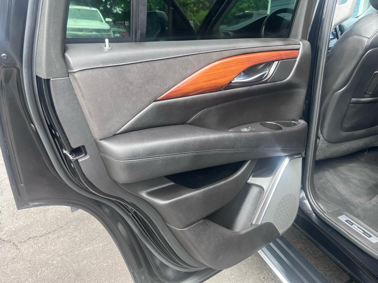 Cadillac Escalade 2WD 4dr Premium 2015
