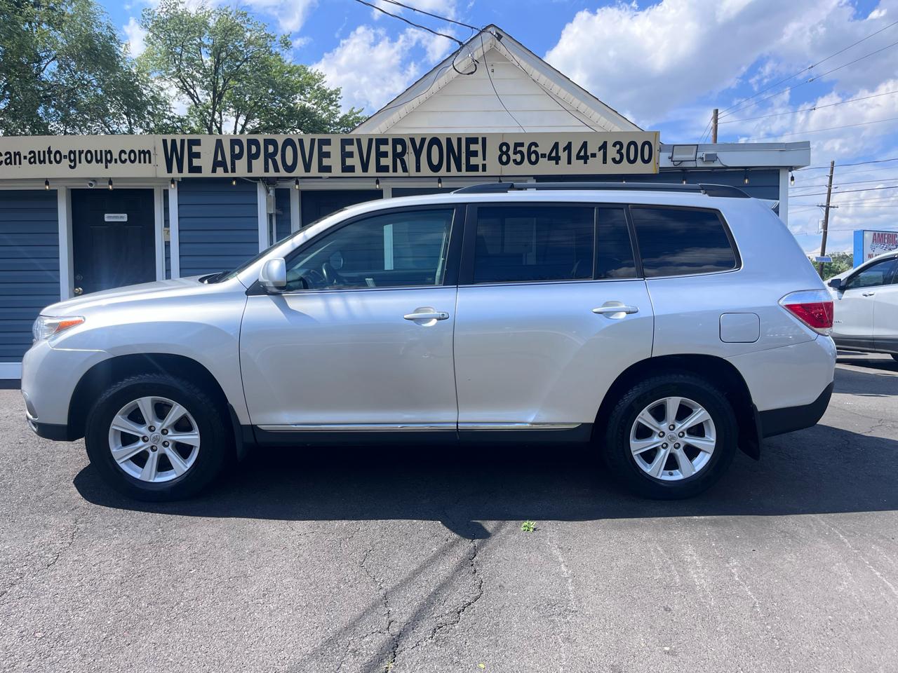 Toyota Highlander 4WD 4dr V6 (Natl) 2013