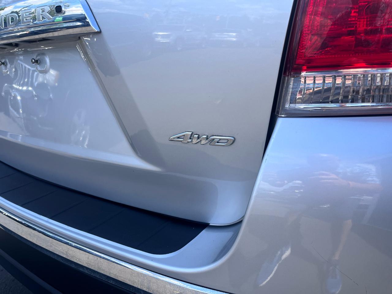 Toyota Highlander 4WD 4dr V6 (Natl) 2013
