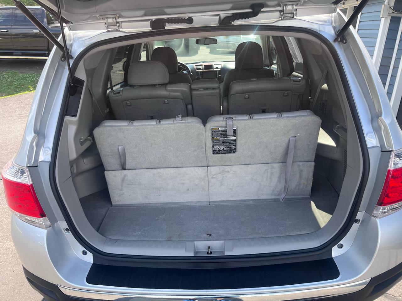 Toyota Highlander 4WD 4dr V6 (Natl) 2013