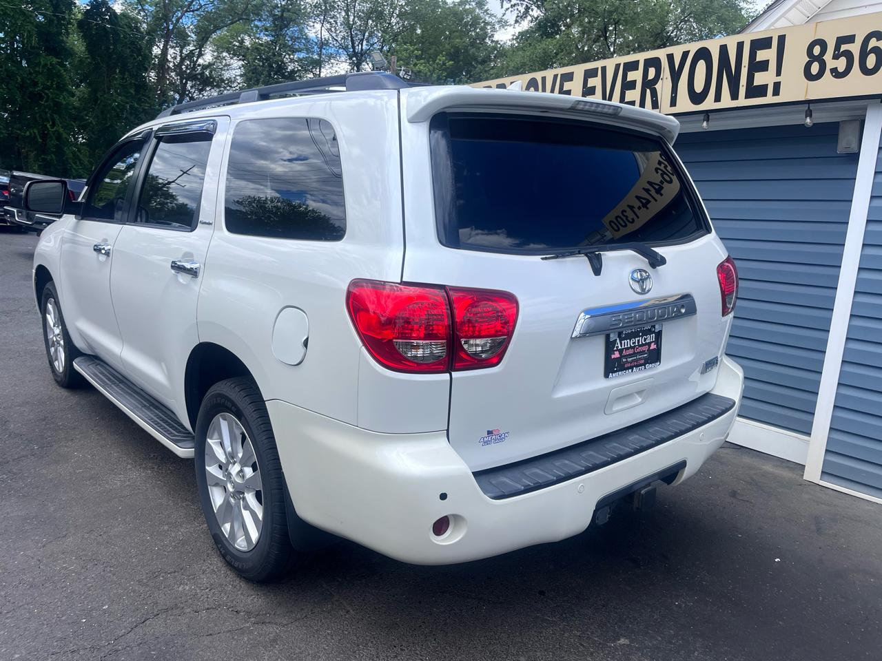 Toyota Sequoia 4WD 5.7L Platinum (Natl) 2012