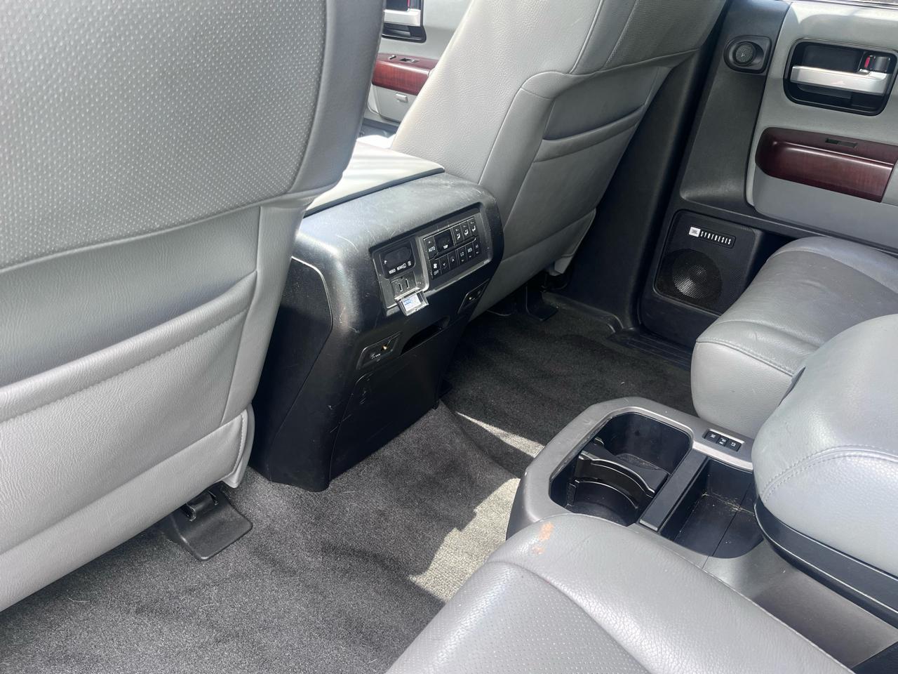 Toyota Sequoia 4WD 5.7L Platinum (Natl) 2012