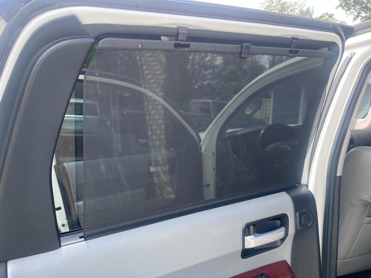 Toyota Sequoia 4WD 5.7L Platinum (Natl) 2012