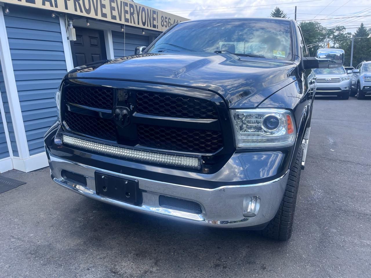 RAM 1500 Laramie 4x4 Crew Cab 5'7" Box 2018