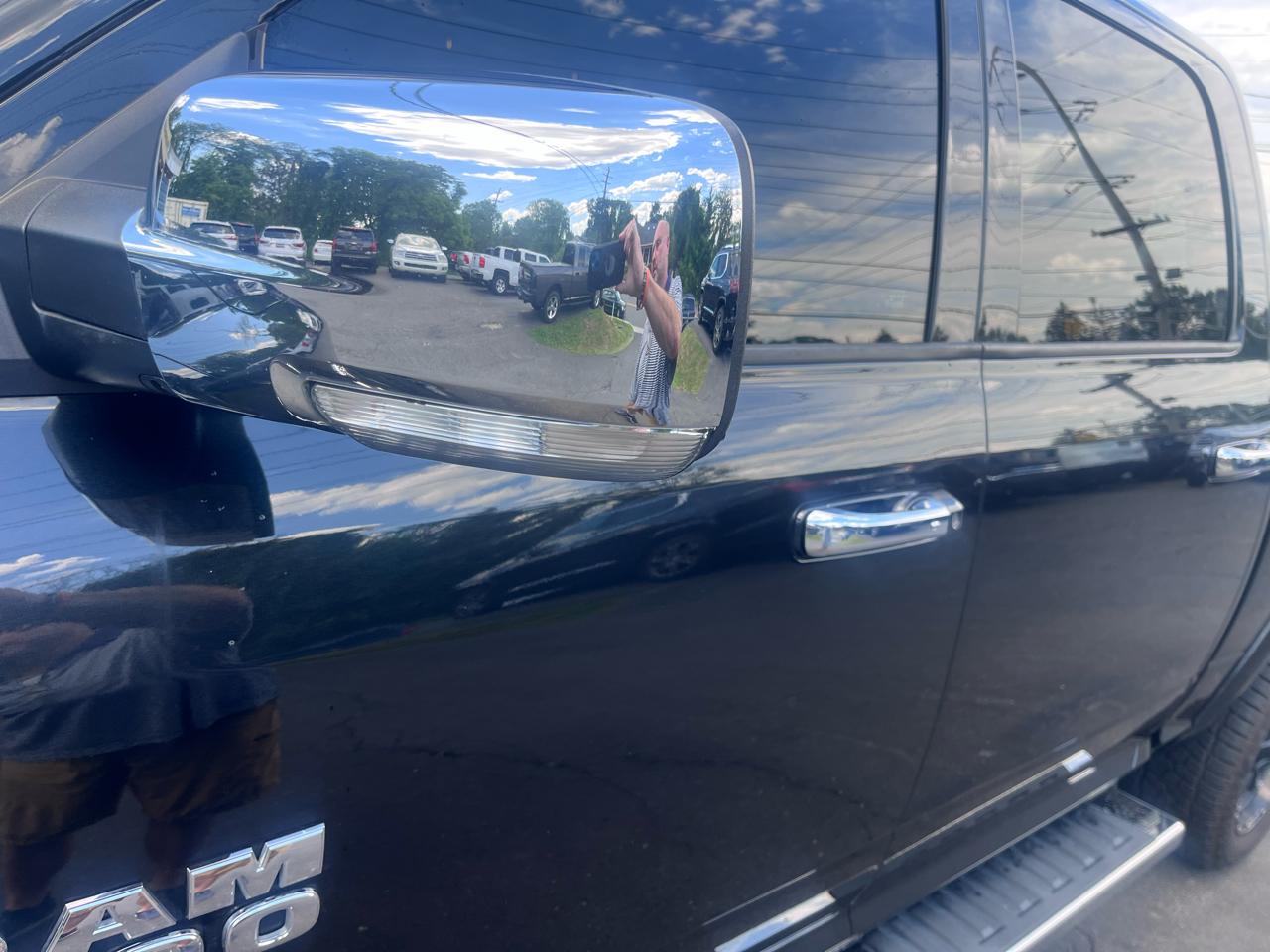 RAM 1500 Laramie 4x4 Crew Cab 5'7" Box 2018