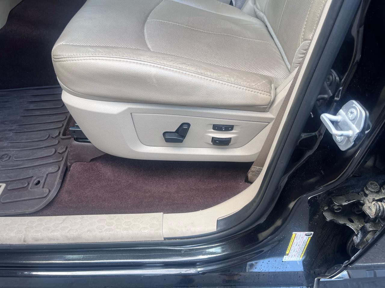 RAM 1500 Laramie 4x4 Crew Cab 5'7" Box 2018