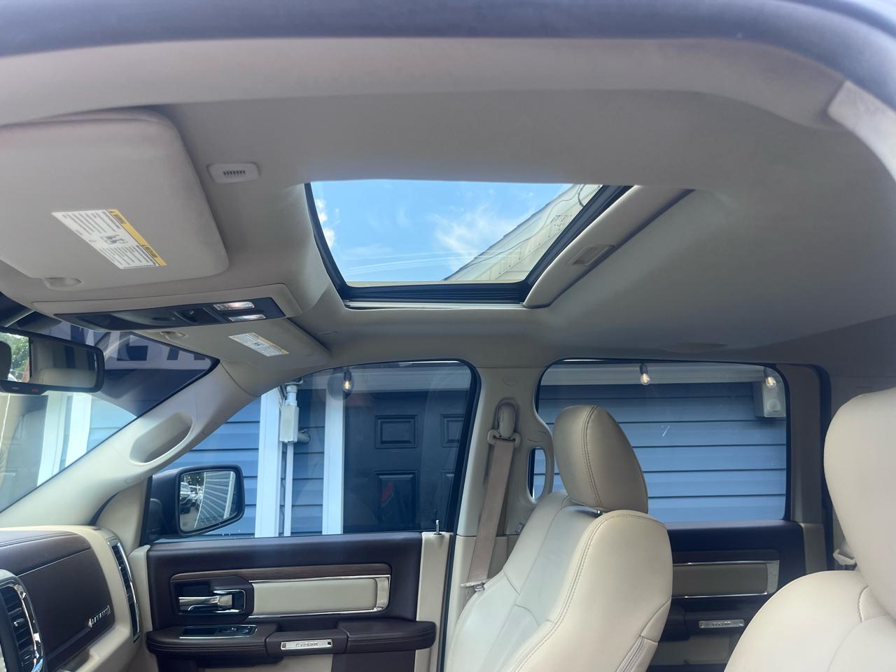 RAM 1500 Laramie 4x4 Crew Cab 5'7" Box 2018