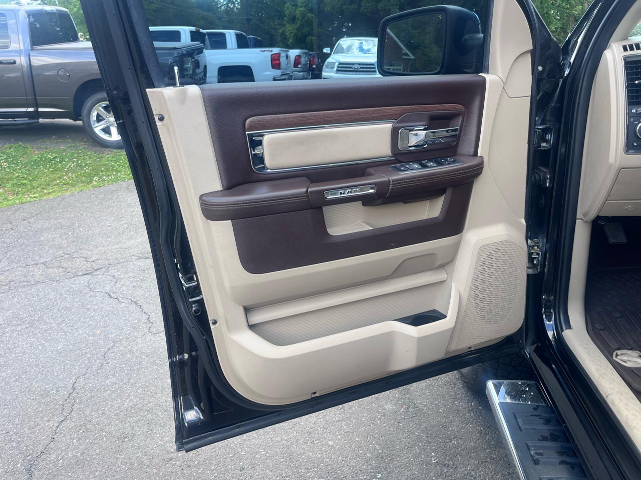 RAM 1500 Laramie 4x4 Crew Cab 5'7" Box 2018