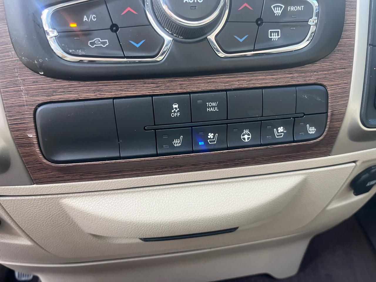 RAM 1500 Laramie 4x4 Crew Cab 5'7" Box 2018