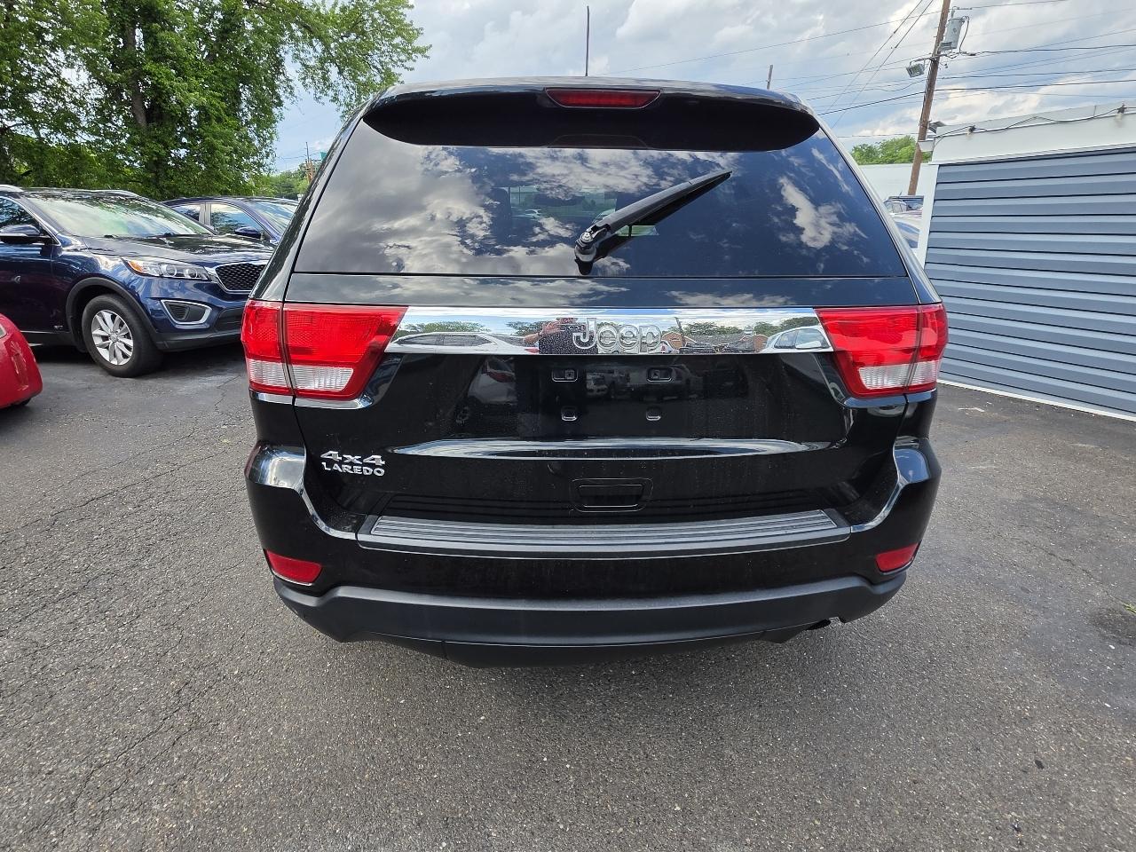 Jeep Grand Cherokee 4WD 4dr Laredo 2012