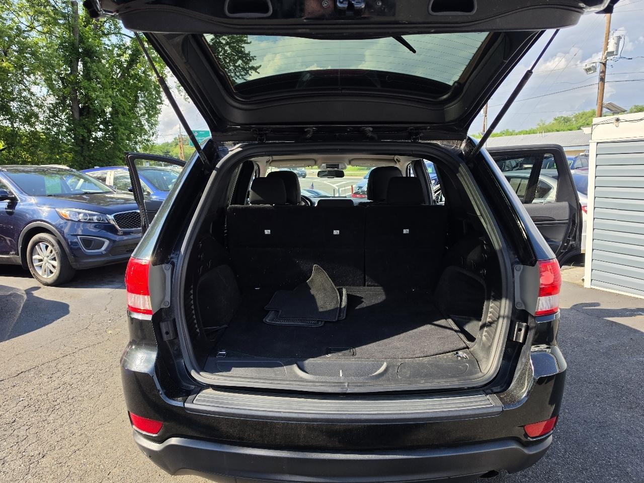 Jeep Grand Cherokee 4WD 4dr Laredo 2012