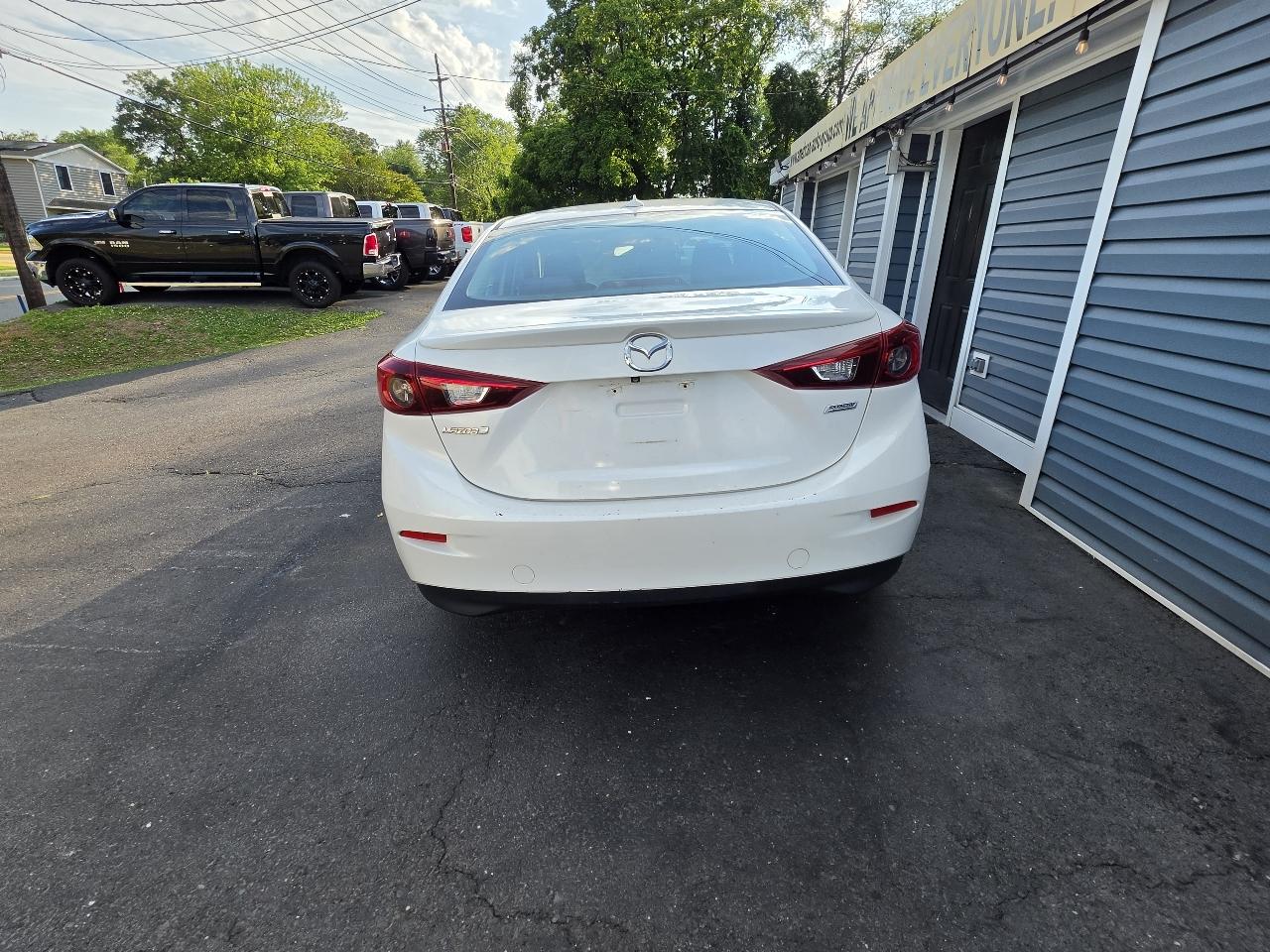 Mazda MAZDA3 4dr Sdn Auto i Touring 2015