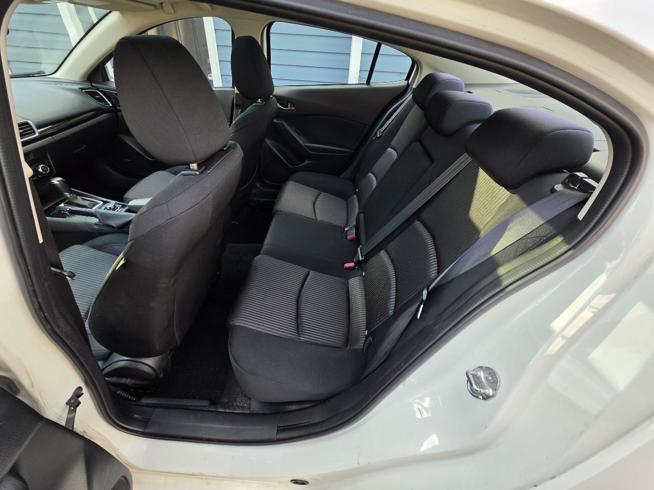 Mazda MAZDA3 4dr Sdn Auto i Touring 2015