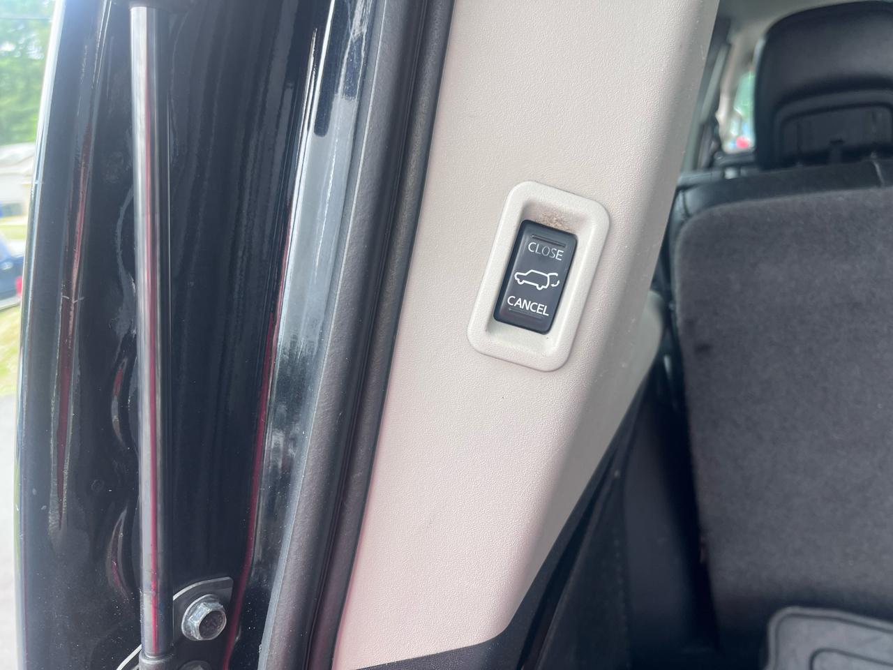 Nissan Armada 4WD 4dr Platinum 2013
