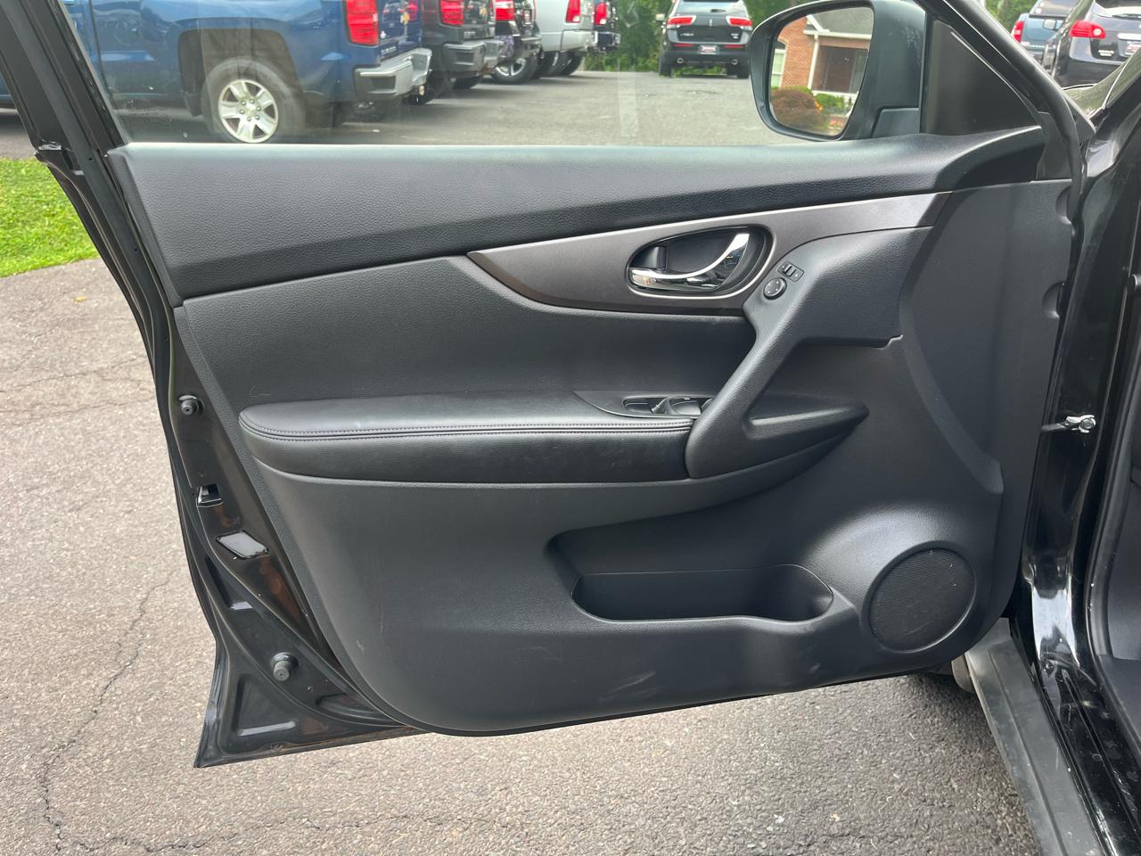 Nissan Rogue AWD 4dr SV 2015