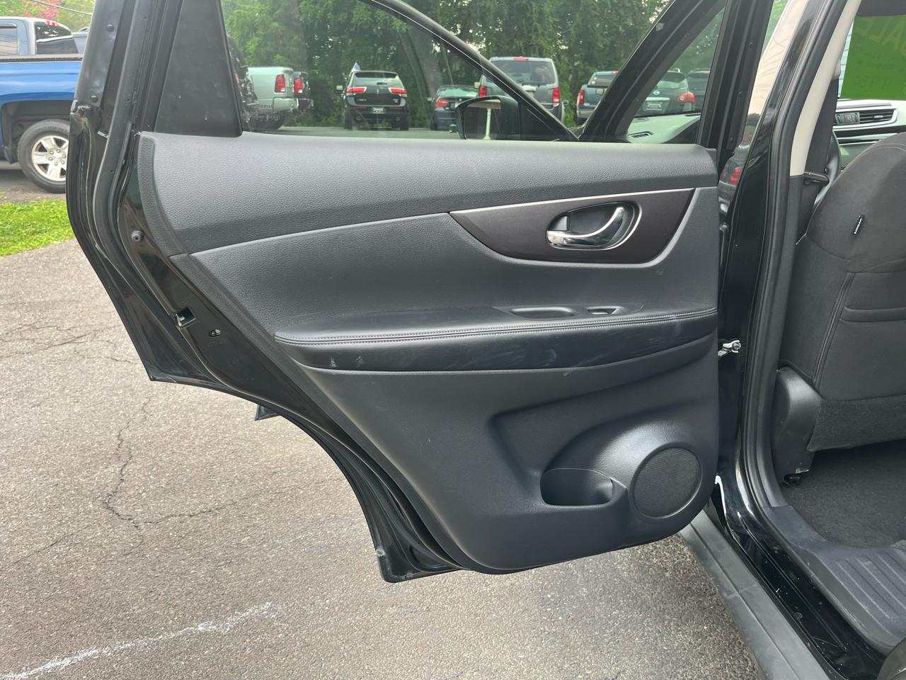 Nissan Rogue AWD 4dr SV 2015