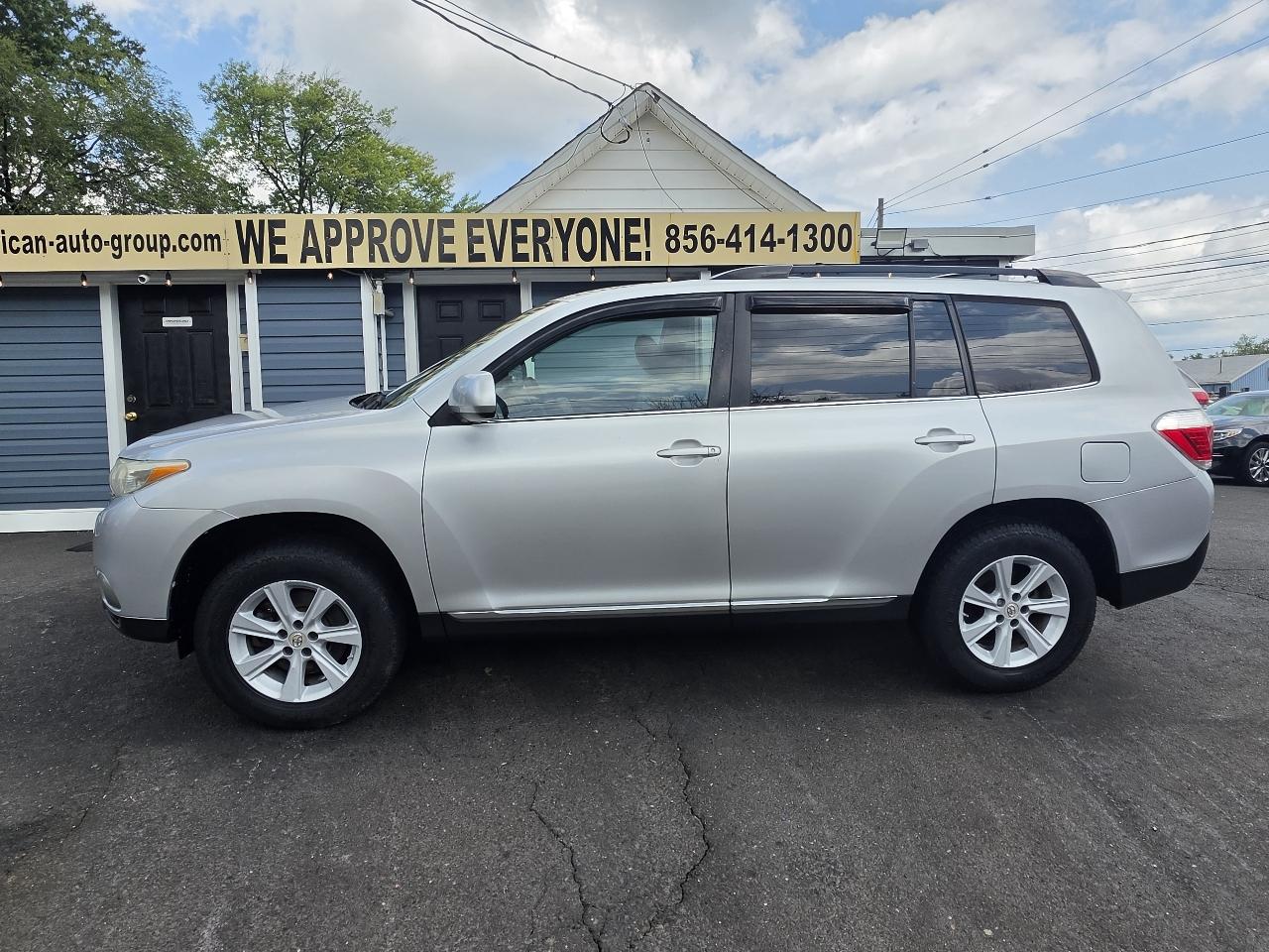 Toyota Highlander 4WD 4dr V6 (Natl) 2013