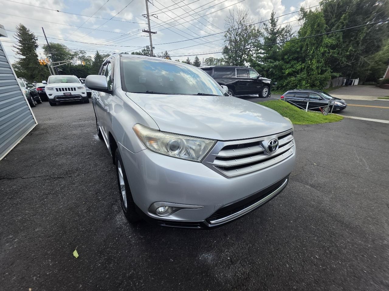 Toyota Highlander 4WD 4dr V6 (Natl) 2013