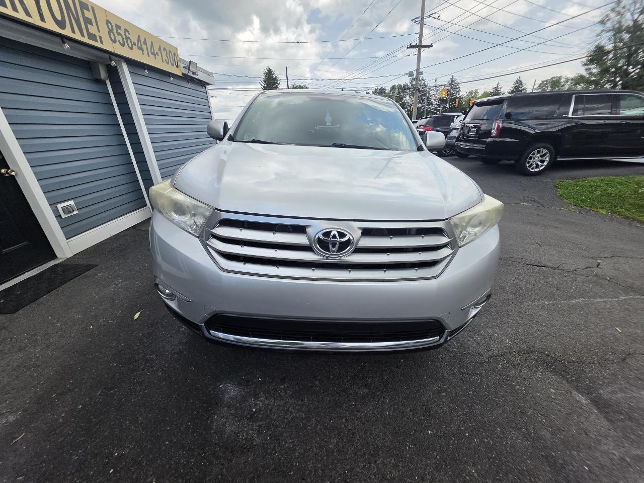 Toyota Highlander 4WD 4dr V6 (Natl) 2013