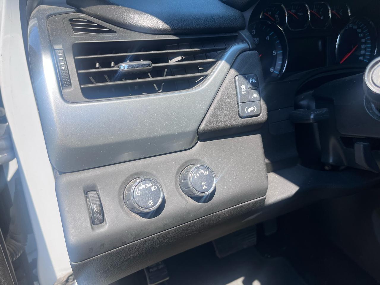 Chevrolet Suburban 4WD 4dr 1500 LT 2018