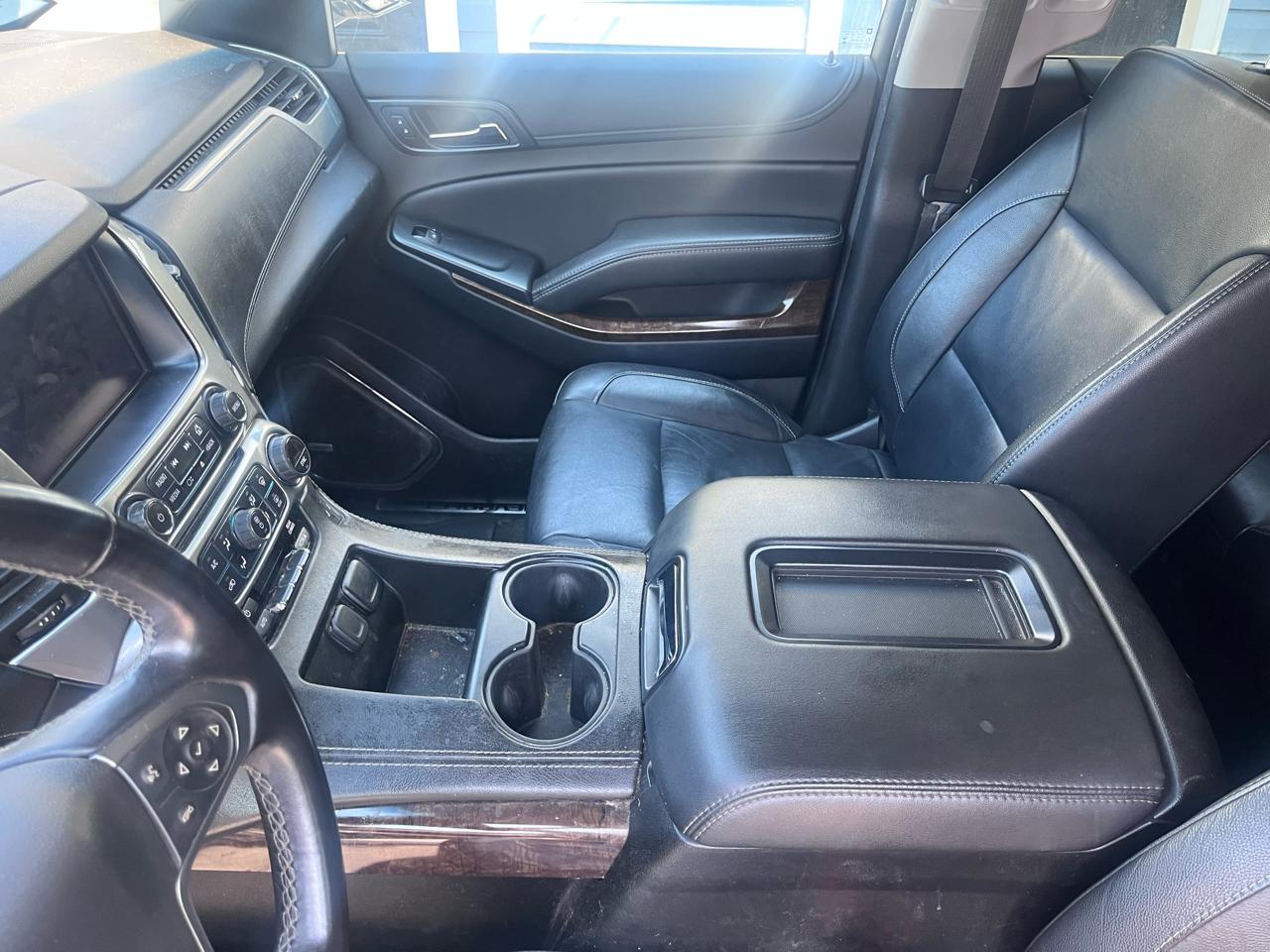 Chevrolet Suburban 4WD 4dr 1500 LT 2018