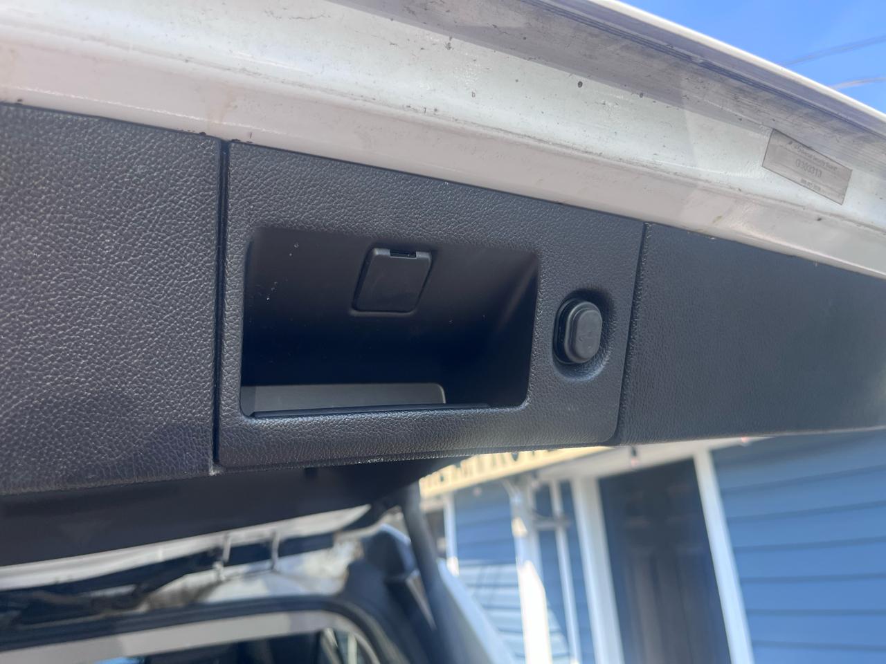 Chevrolet Suburban 4WD 4dr 1500 LT 2018