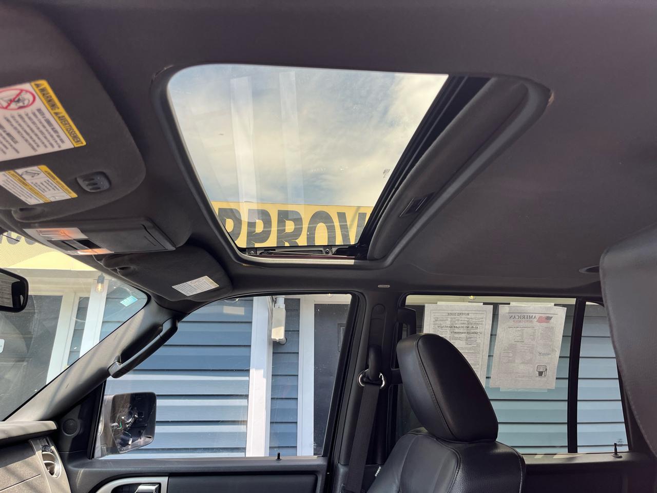 Ford Expedition EL 4WD 4dr Limited 2011