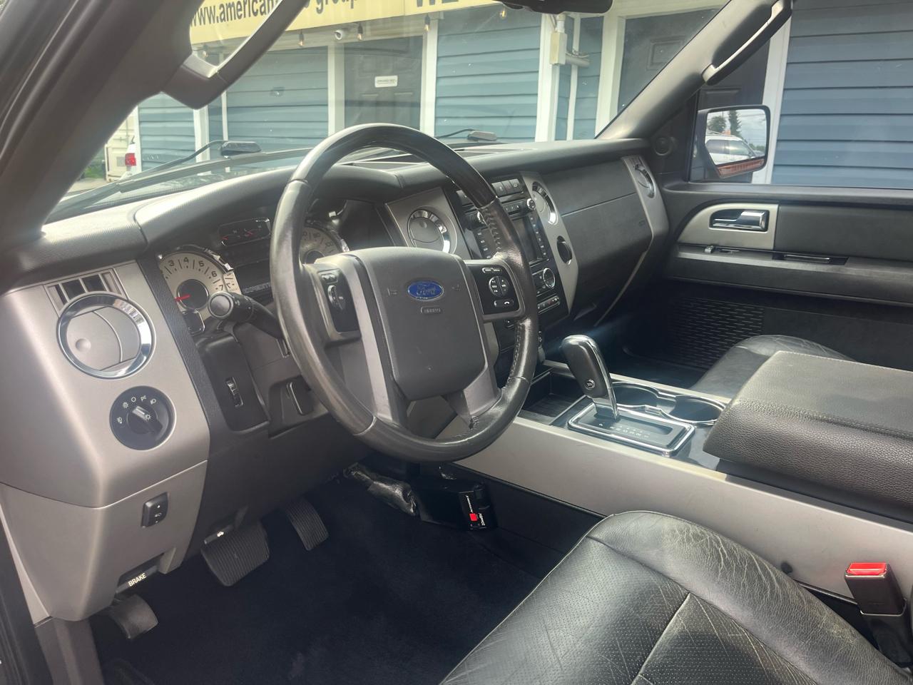 Ford Expedition EL 4WD 4dr Limited 2011