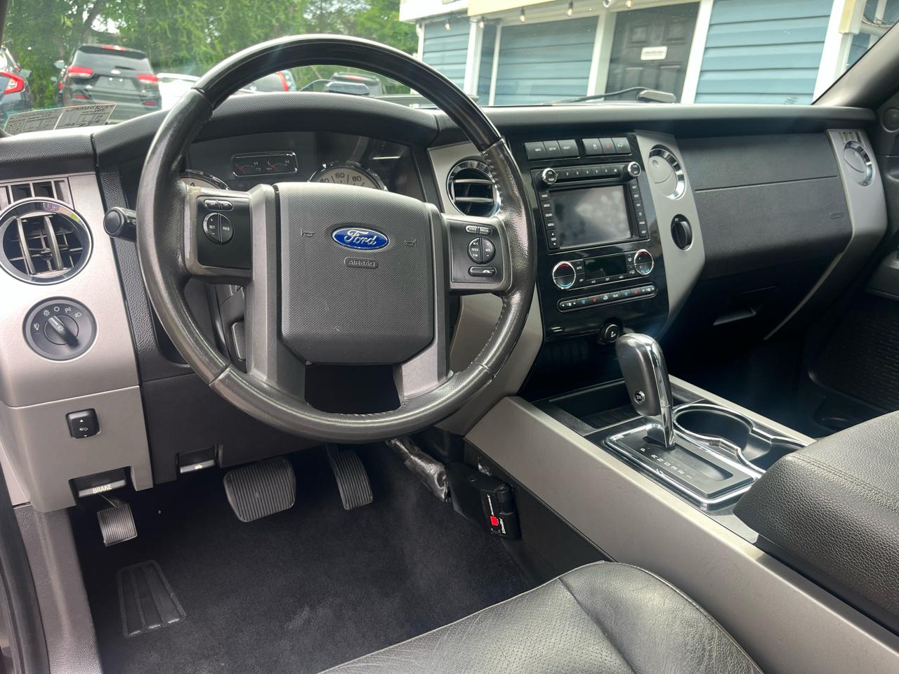 Ford Expedition EL 4WD 4dr Limited 2011