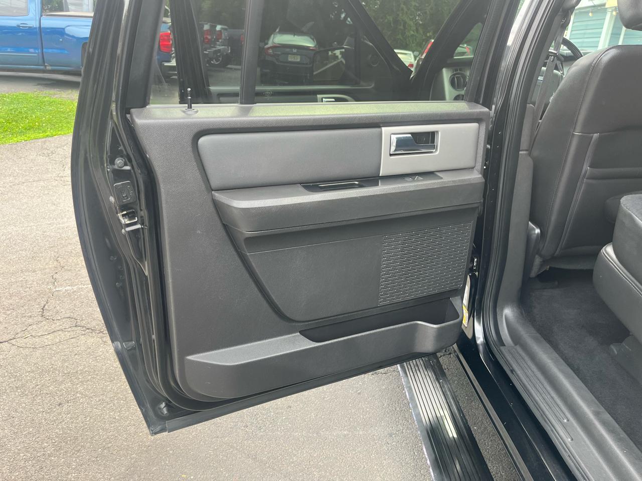 Ford Expedition EL 4WD 4dr Limited 2011