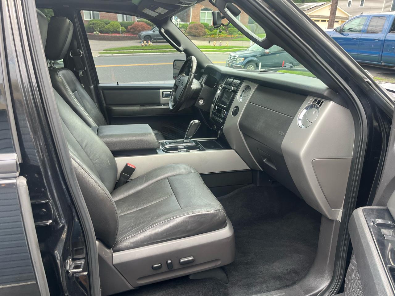 Ford Expedition EL 4WD 4dr Limited 2011