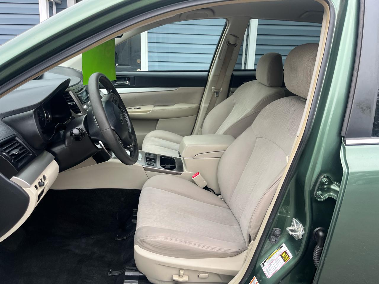 Subaru Outback 4dr Wgn H4 Auto 2.5i Premium 2013