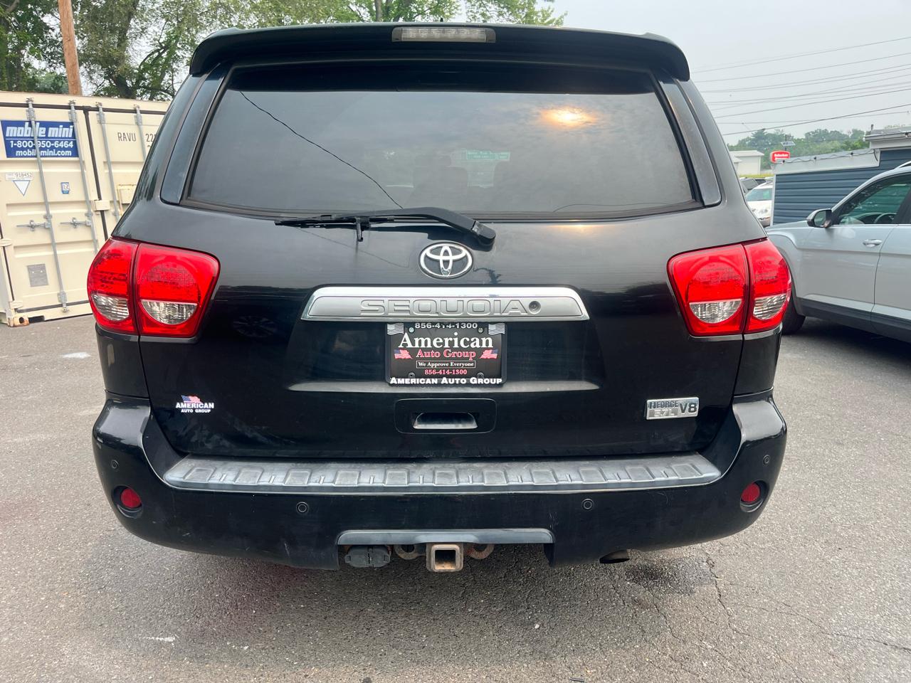 Toyota Sequoia 4WD LV8 6-Spd AT Platinum (Natl) 2011