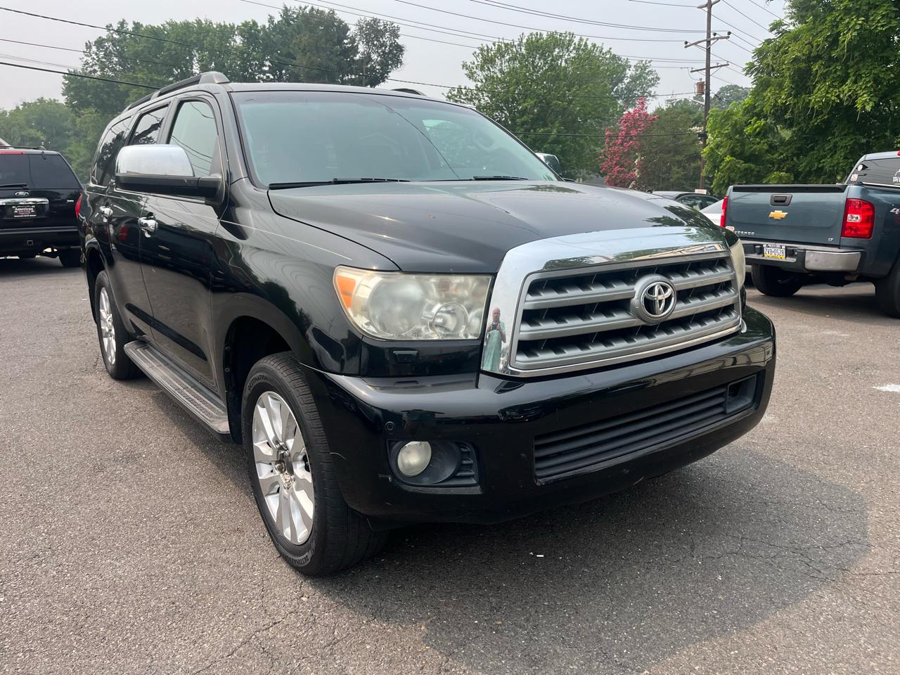 Toyota Sequoia 4WD LV8 6-Spd AT Platinum (Natl) 2011