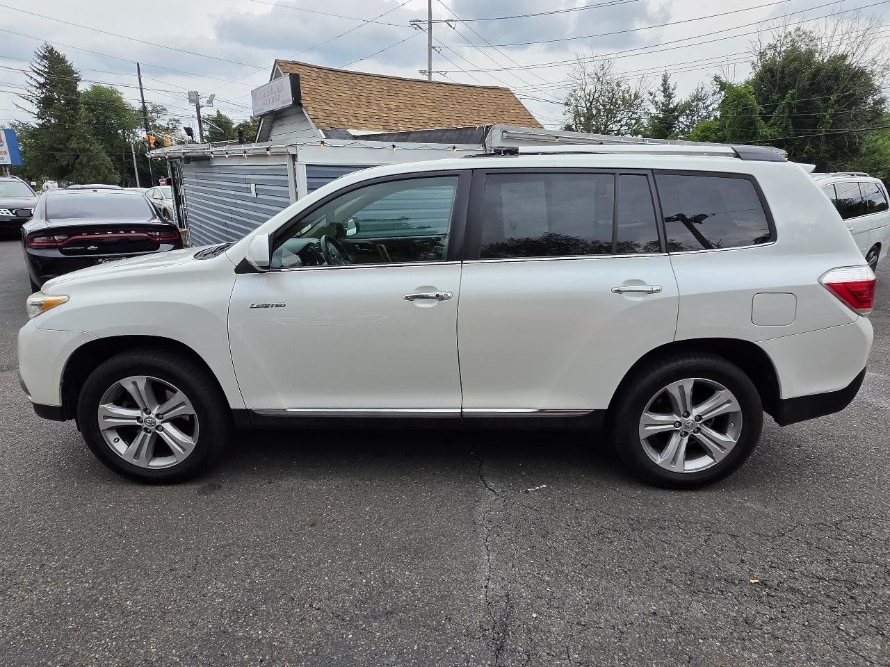 Toyota Highlander 4WD 4dr V6 Limited (Natl) 2013
