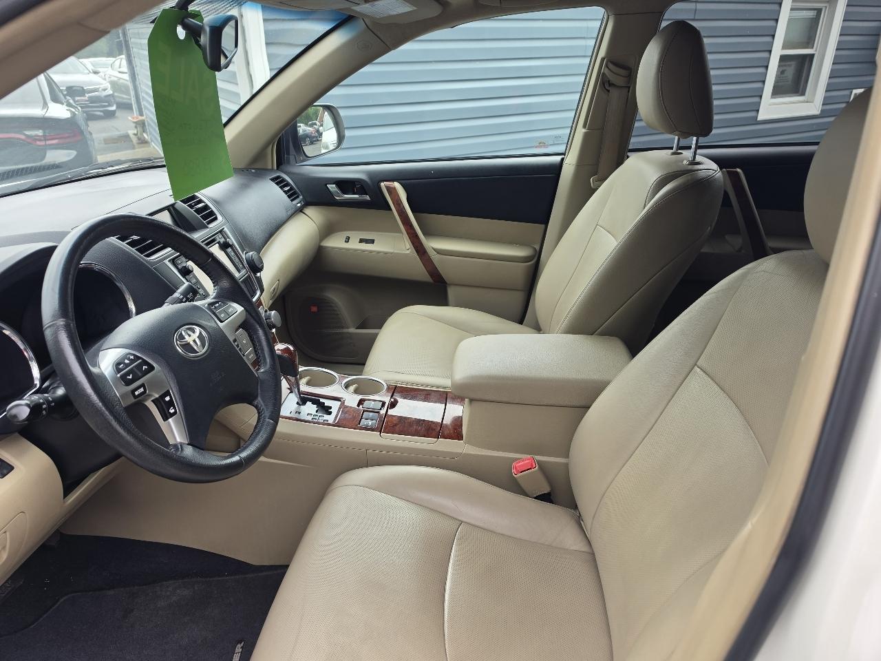 Toyota Highlander 4WD 4dr V6 Limited (Natl) 2013