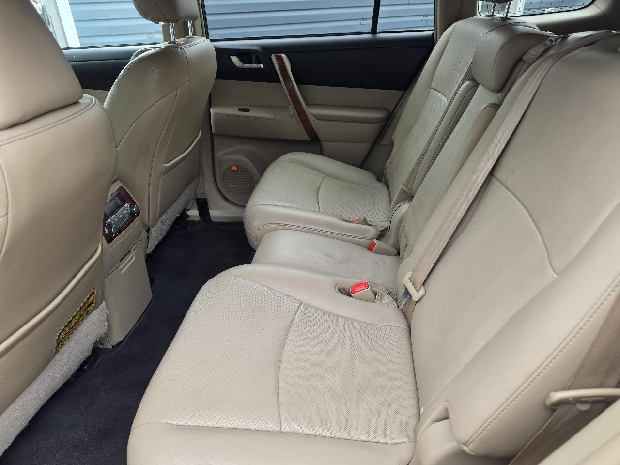 Toyota Highlander 4WD 4dr V6 Limited (Natl) 2013