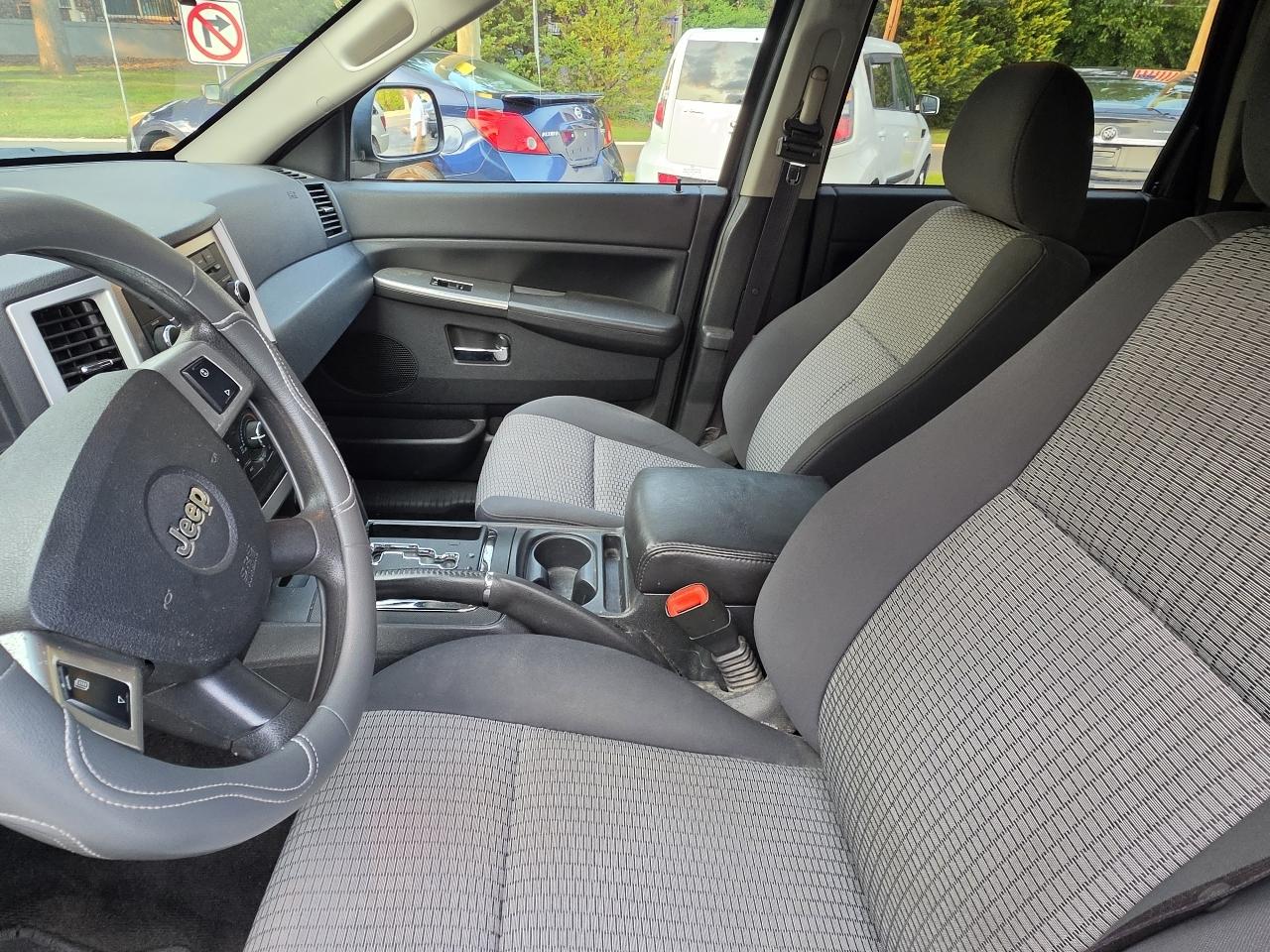 Jeep Grand Cherokee 4WD 4dr Laredo 2010