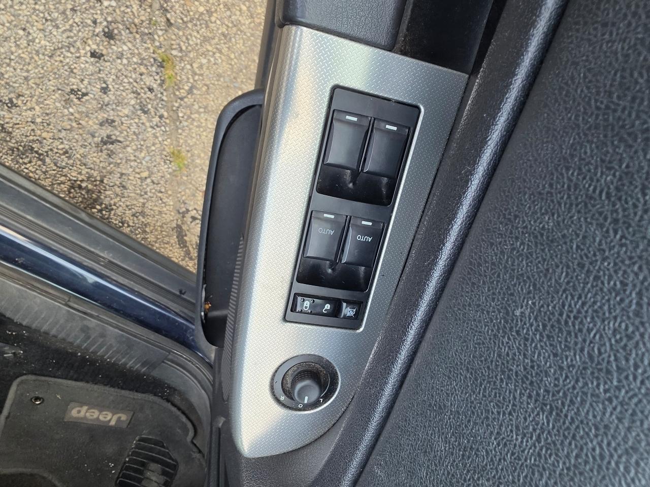 Jeep Grand Cherokee 4WD 4dr Laredo 2010