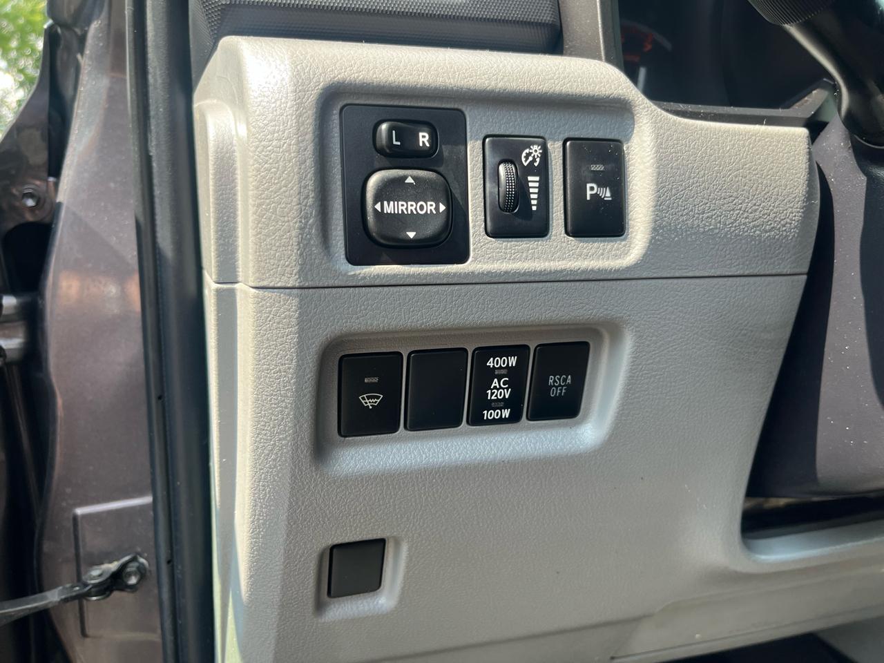 Toyota 4Runner 4WD 4dr V6 Limited (Natl) 2012