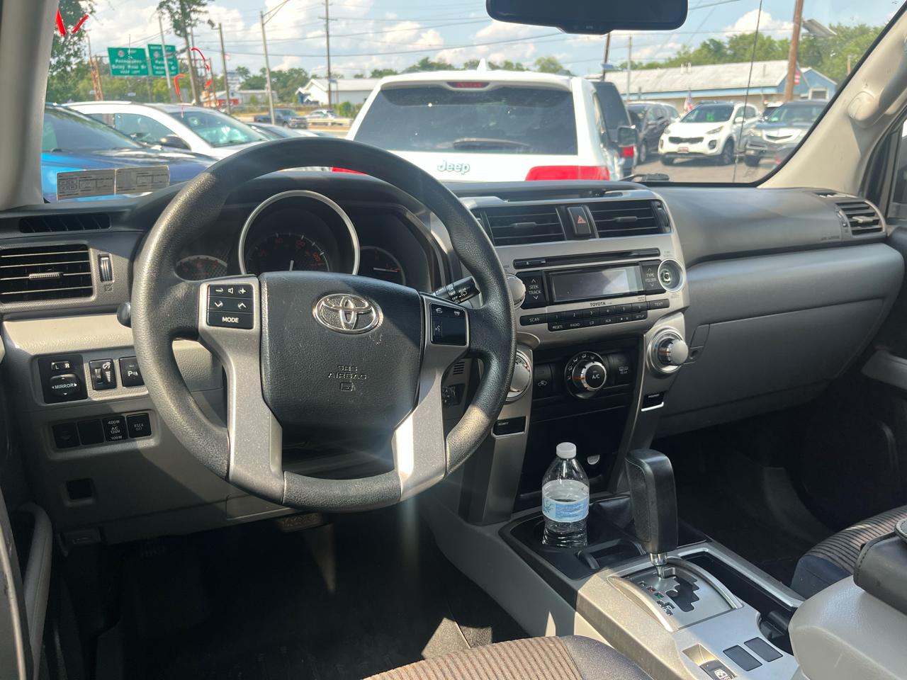 Toyota 4Runner 4WD 4dr V6 Limited (Natl) 2012