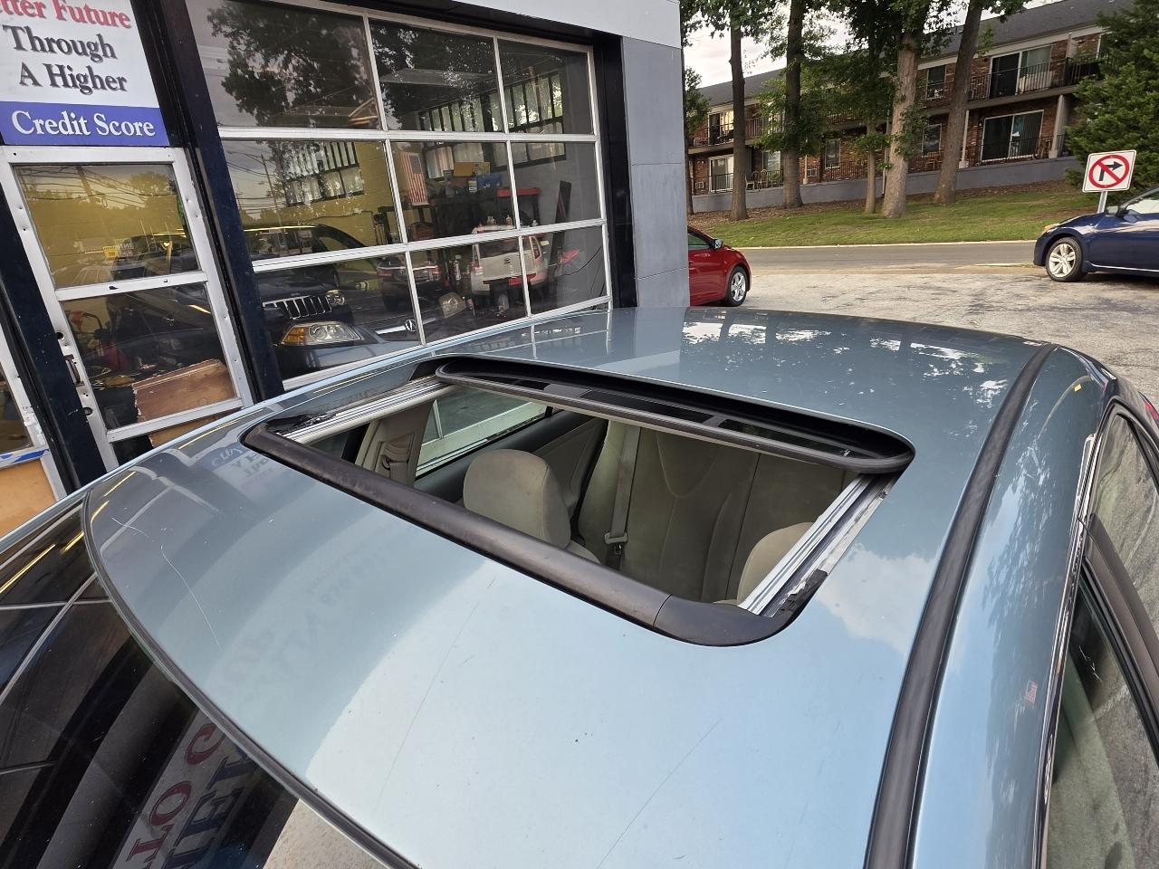 Toyota Camry 4dr Sdn I4 Auto LE (Natl) 2008