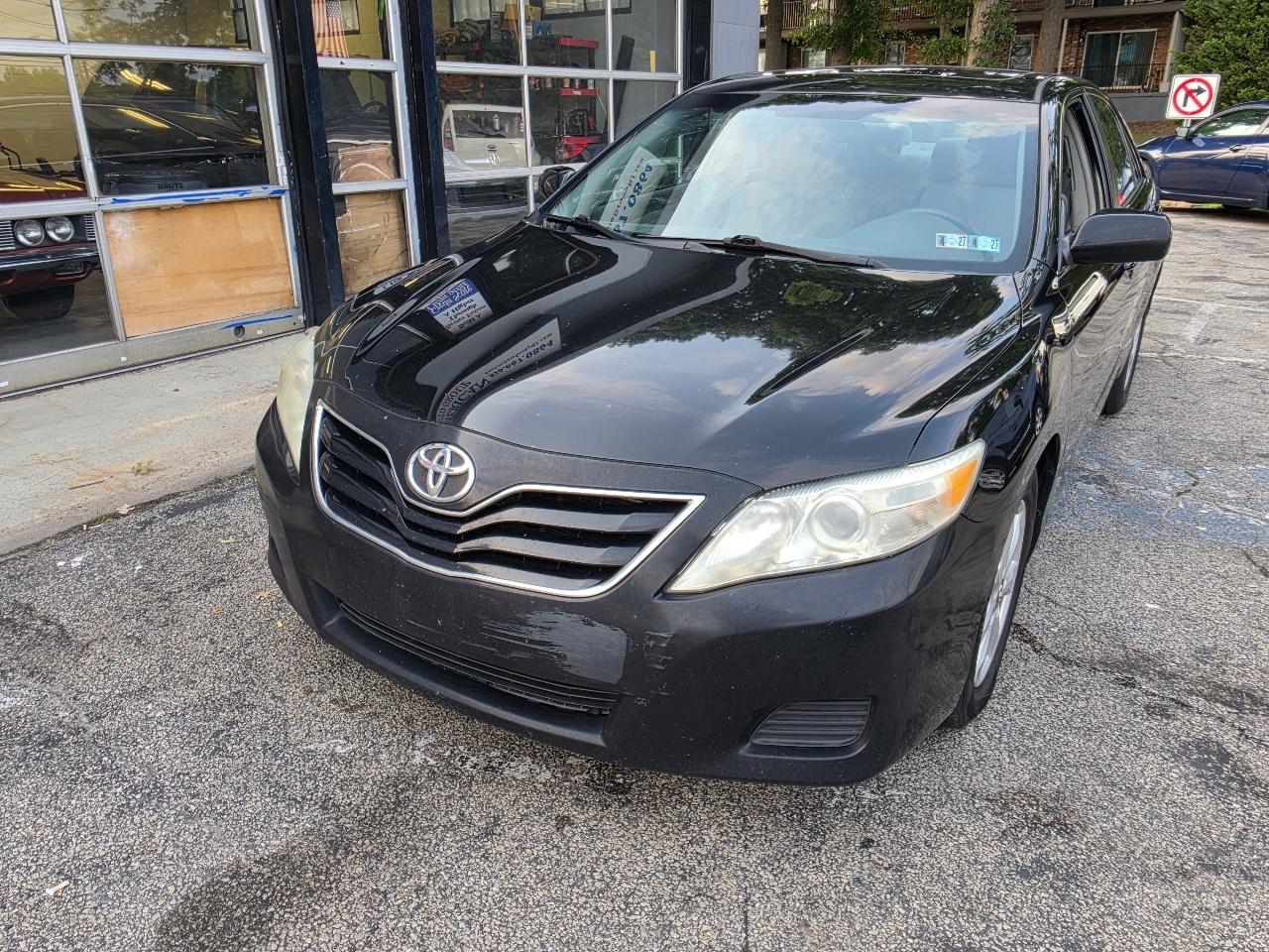 Toyota Camry 4dr Sdn I4 Auto LE (Natl) 2011