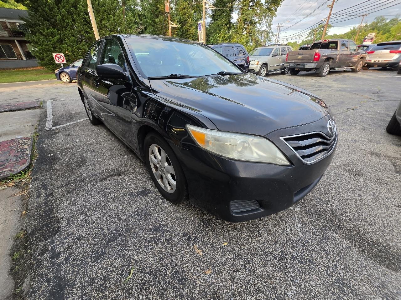 Toyota Camry 4dr Sdn I4 Auto LE (Natl) 2011
